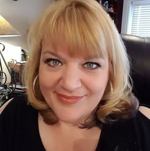 Meet your Posher, Paula